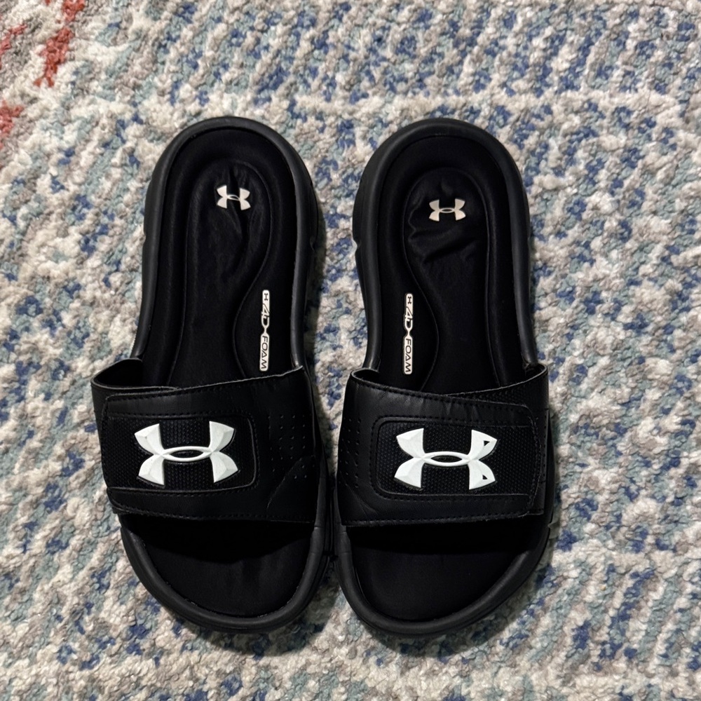Under Armour Black Slide Sandals - Kids Size 4